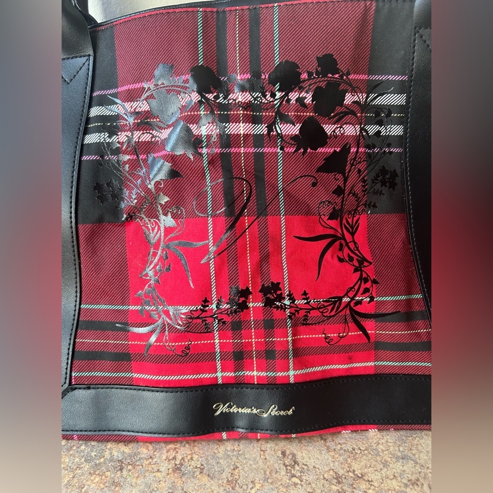 Victoria's Secret Red and Black Plaid Tote Bag NWOT - Picture 3 of 9